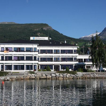 Innvik Fjordhotell Exterior foto